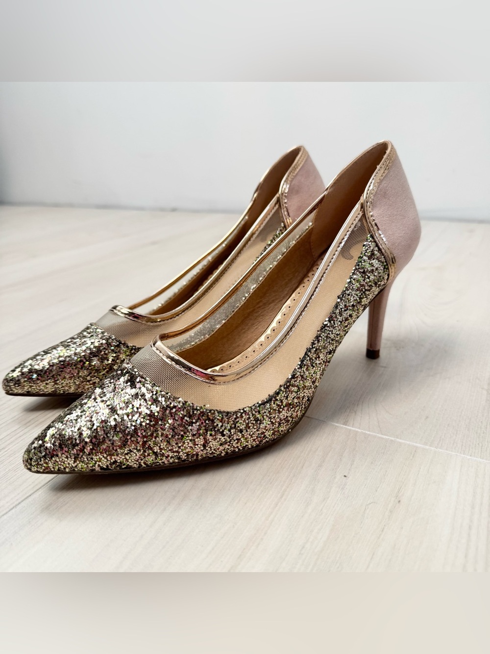 Journee Collection Kalani Glitter Pointed Toe Pumps in Rose
